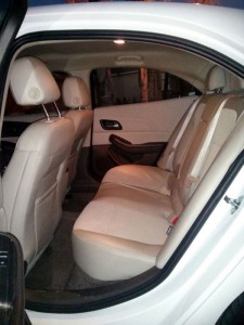 Chevrolet-Malibu-LT-2015-espaco-traseiro-lado-motorista