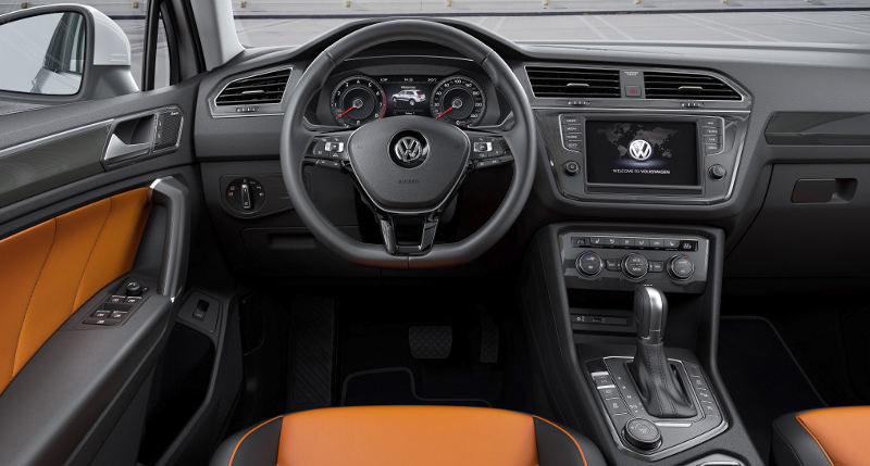 Volkswagen/Divulgação Volkswagen-Tiguan-2016-R-Line-painel-interior