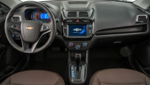 Chevrolet-Cobalt-Elite-2016-painel