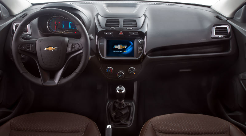 Chevrolet/Divulgação Chevrolet-Cobalt-LTZ-2016-painel-cambio-manual