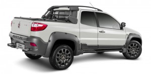 Fiat-Strada-Adventure-Extreme-2016-picape-Dualogic-Plus