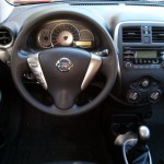 Nissan-March-SV-2015-2016-painel