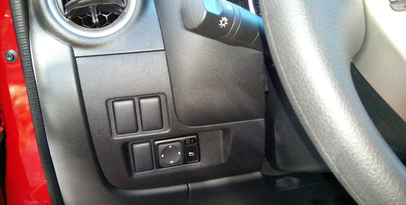 Renato Parizzi / De 0 a 100 Nissan-March-SV-2015-2016-retrovisor-eletricos