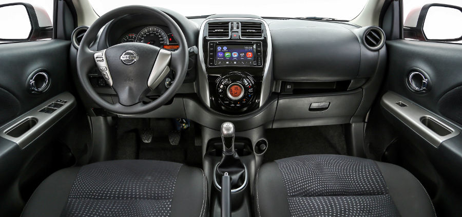 Nissan/Divulgação Nissan-March-SL-Colors-Multi-App-central-multimidia-tablet-2016