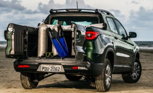 Fiat-Toro-Freedom-2017-porta-dupla-cacamba