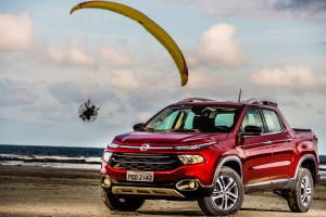 Fiat-Toro-Volcano-2017-aventura