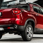 Fiat-Toro-Volcano-2017-picape