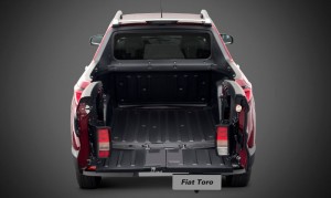 Fiat-Toro-Volcano-2017-picape-extensor-cacamba