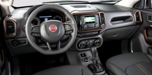 Fiat-Toro-Volcano-2017-picape-painel