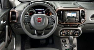 Fiat-Toro-Volcano-2017-picape-painel-Uconnect