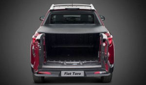 Fiat-Toro-Volcano-2017-picape-tampa-traseira-aberta