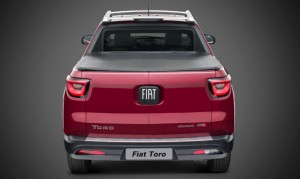 Fiat-Toro-Volcano-2017-picape-tampa-traseira-fechada