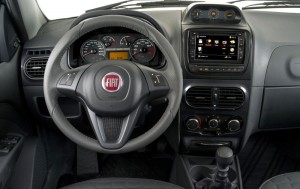 Fiat-Weekend-Adventure-Extreme-central-multimidia