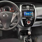 Nissan-March-SL-Rio-2016-painel-central-multimidia