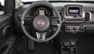Fiat-Mobi-Like-On-2017-painel