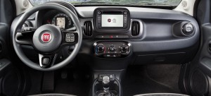 Fiat-Mobi-Like-On-2017-painel-central-multimidia-Mopar