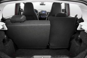 Fiat-Mobi-Like-On-2017-porta-malas