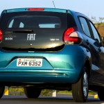 Fiat-Mobi-Like-On-2017-tampa-traseira-vidro