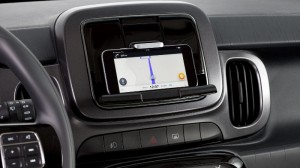 Fiat-Mobi-Live-On-2017-smartphone-GPS-waze