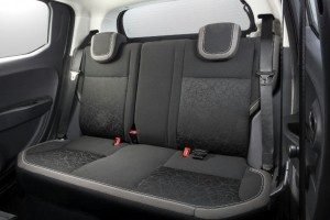 Fiat-Mobi-Way-On-2017-banco-traseiro