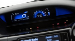 Toyota-Etios-2017-hatch-sedan-painel-digital