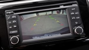 Nissan-Sentra-SV-2017-CVT-camera-re