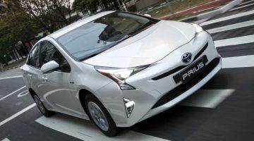 Toyota-Prius-2017