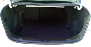 Chevrolet-Cruze-2017-porta-malas
