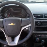 Painel do Chevrolet Onix LT 2016 1.0