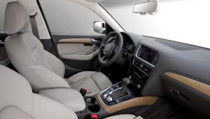 Foto do painel e do interior do Audi Q5