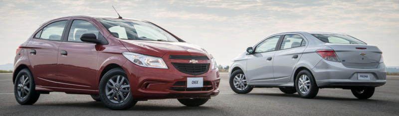 Foto dos Chevrolet Onix e Prisma Joy 2017