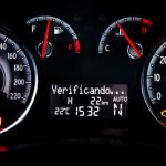 Foto do quadro de instrumentos do Fiat Palio Essence 1.6 2017