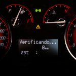 Foto do quadro de instrumentos do Fiat Palio Sporting 1.6 2017