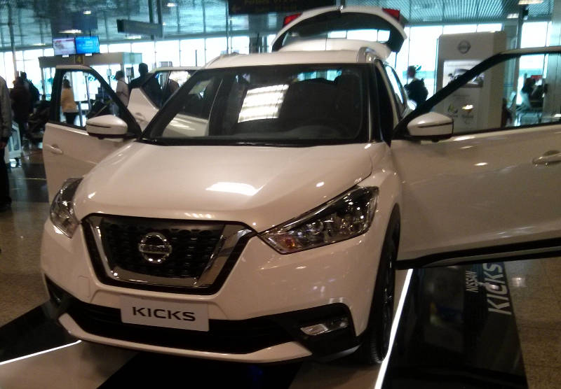 Foto do Nissan Kicks SL no aeroporto de Congonhas