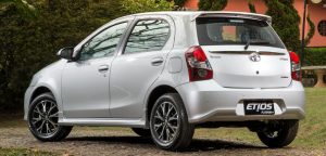 Traseira do Toyota Etios Platinum 2017