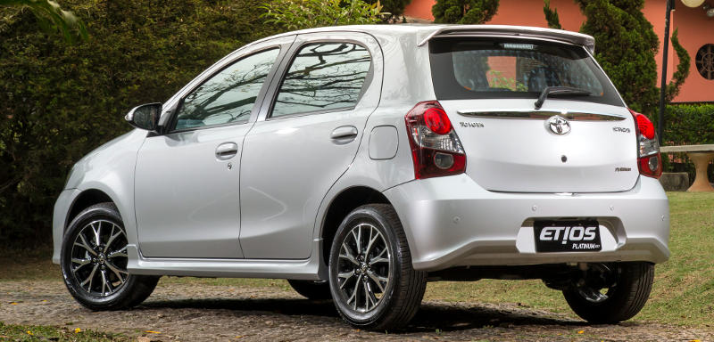 Traseira do Toyota Etios Platinum 2017
