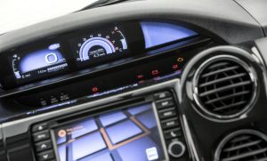 Painel dos Toyota Etios Platinum 2017 hatch e sedã