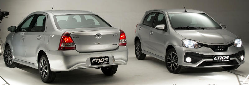 Foto do Toyota Etios Platinum 2017 hatch e sedã