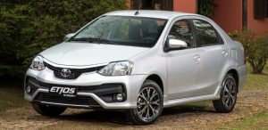 Dianteira do Toyota Etios Sedan Platinum 2017