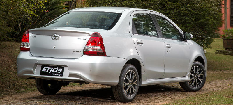 Traseira do Toyota Etios Sedan Platinum 2017