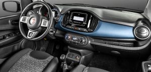 Foto do painel do Fiat Uno Attractive 2017