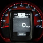 Foto quadro de instrumentos do Fiat Uno Sporting Dualogic Plus 2017