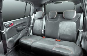Foto do banco traseiro do Fiat Uno Sporting 2017