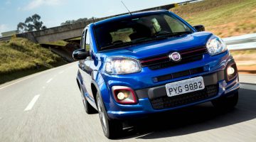 Foto da dianteira do Fiat Uno Sporting 2017
