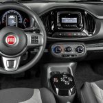 Foto do painel do Fiat Uno Way Dualogic Plus 2017