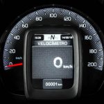 Foto do quadro de instrumentos do Fiat Uno Way Dualogic Plus 2017