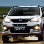 Foto do Fiat Uno Way 2017 no off-road