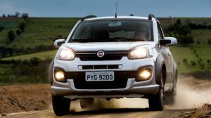 Foto do Fiat Uno Way 2017 no off-road