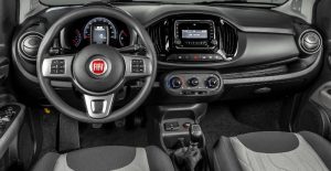 Foto do painel do Fiat Uno Way 2017