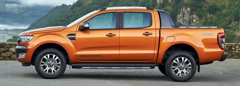 Reprodução da internet: www.carmagazine.co.uk/car-reviews/ford/ford-ranger-wildtrack-2016-review/ Visão lateral da Ford Ranger Wildtrak